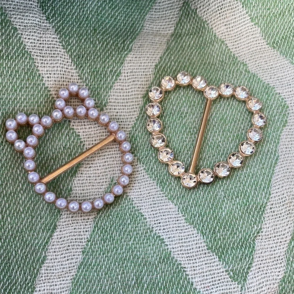 Wear Your Textile Clip Pointy Cat Ears FREE WITH Cat’s Meow Wrap Blanket Towel - Picture 8 of 15